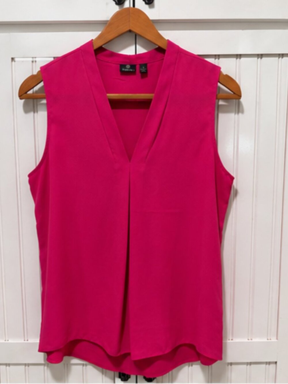 Versona Hot Pink Sleeveless Blouse Large V-Neck Office Career Top
